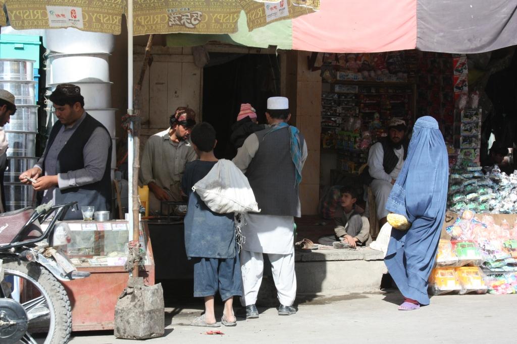 According to the provincial profile of Helmand prepared by the Afghan Ministry of Rural Rehabilitation and Development, the province has a total population of 879,500. Photo: Mujeeb Rahman / UNAMA