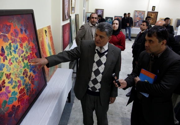 As a faculty member at Kabul University’s Faculty of Fine Arts, Dr. Abdul Sharif Azizyar teaches post-graduate classes at the Faculty of Fine Arts Faculty at Kabul University, trains future teachers and has helped develop the Faculty’s curriculum. Photo: Fardin Waezi / UNAMA