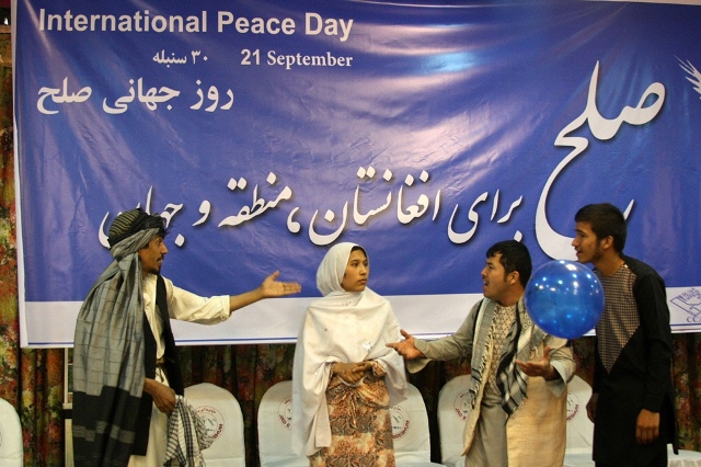 A theatre play followed a television debate in Mazar-e-Sharif. Photo: Sayed Barez / UNAMA
