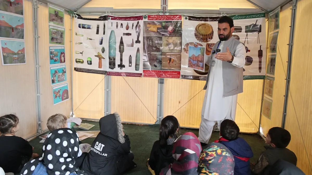 Mine education for returnee children in Kabul
