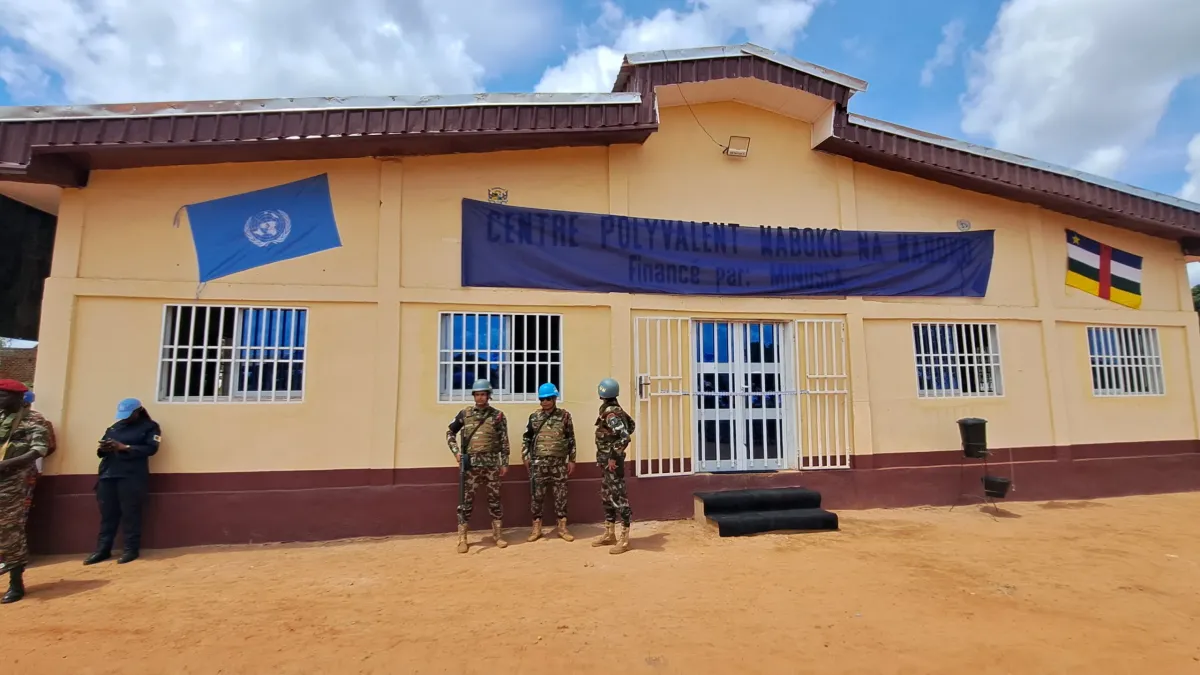 Vue extérieure du Centre polyvalent « Maboko Na Maboko », financé par la MINUSCA dans le cadre des projets de Réduction de la Violence Communautaire (CVR)
